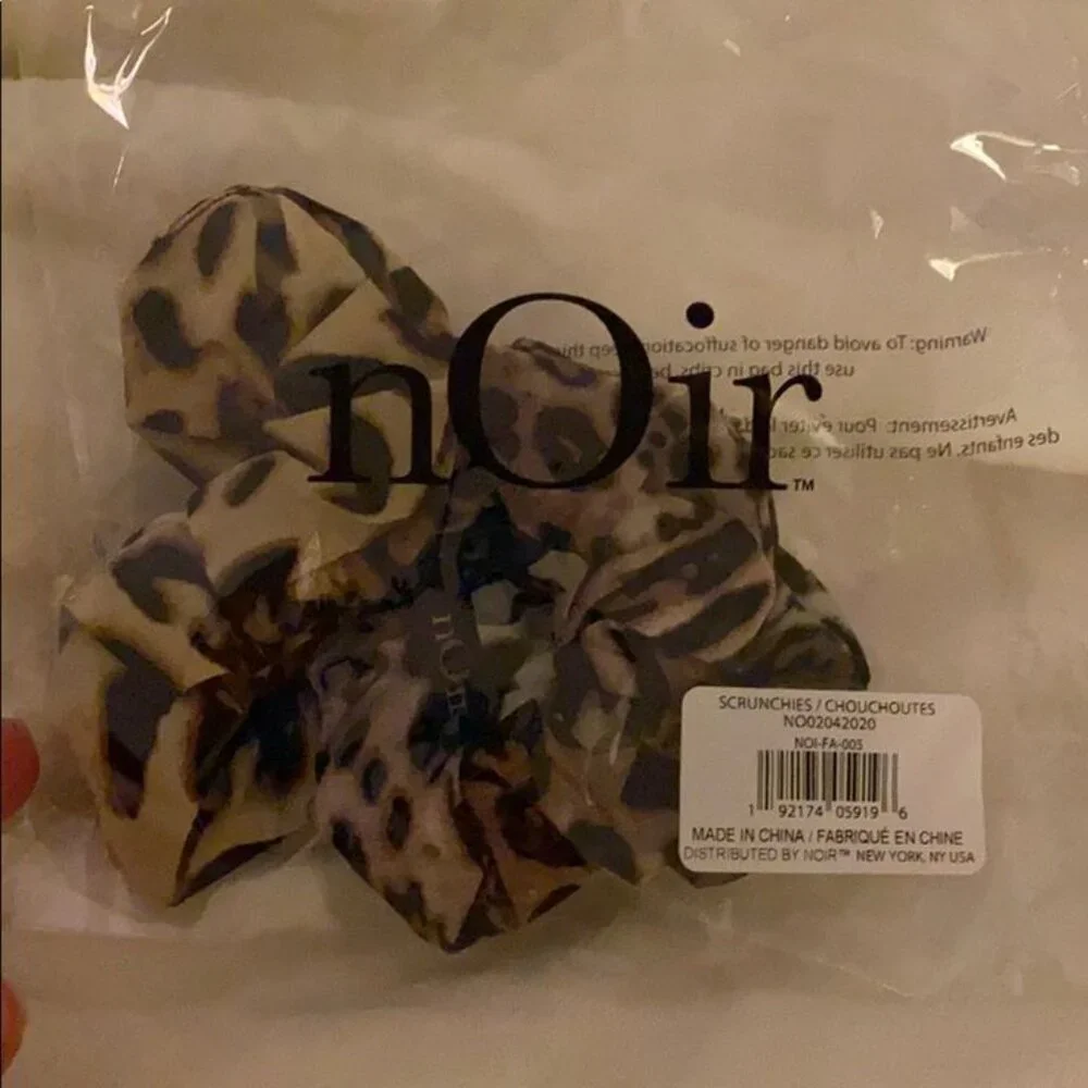 NOIR™Jewelry Ombre Leopard (3 Pack) Print Hair Scrunchies NEW IN‎ PACKAGE!!